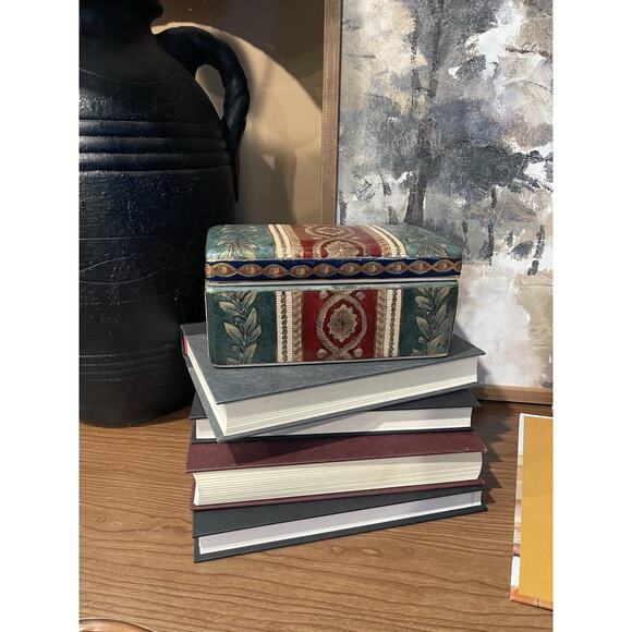 Vintage Ceramic Trinket Box with lid, Glazed Pottery, Burgundy, Green, Gold - Picture 9 of 9